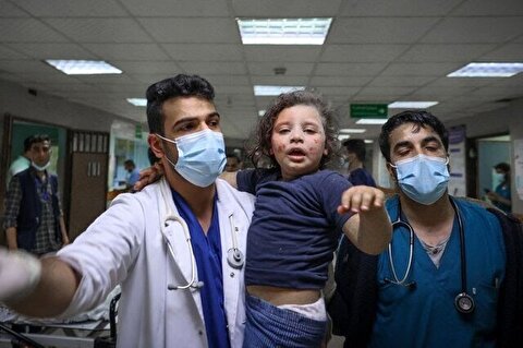 پزشک آمریکایی در غزه: بیشتر زخمی‌ها کودک هستند / هشدار بین‌المللی در مورد توقف امدادرسانی